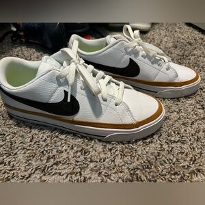 Nike Court Legacy Sneakers
